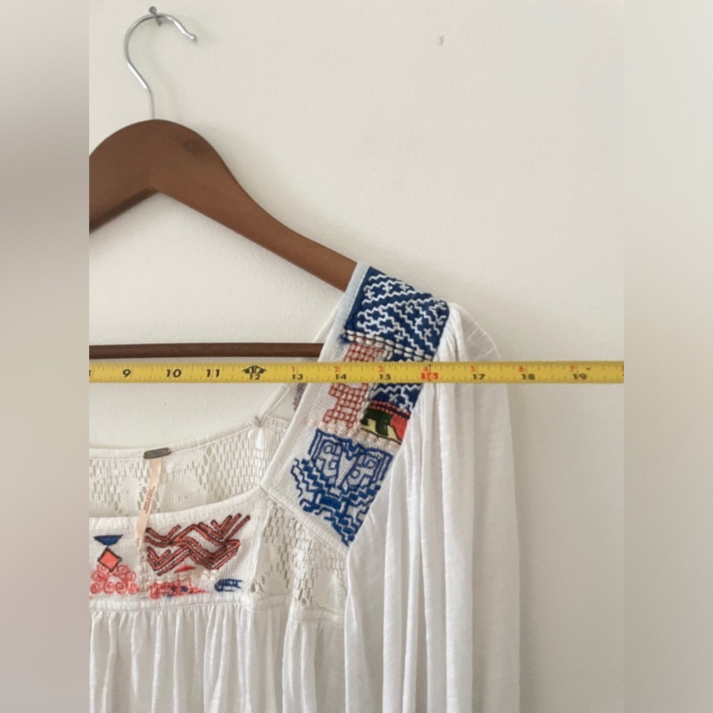 𝓯𝓹 FREE PEOPLE Movement by Free People White Top with Blue and Red Embroidery - Picture 9 of 12